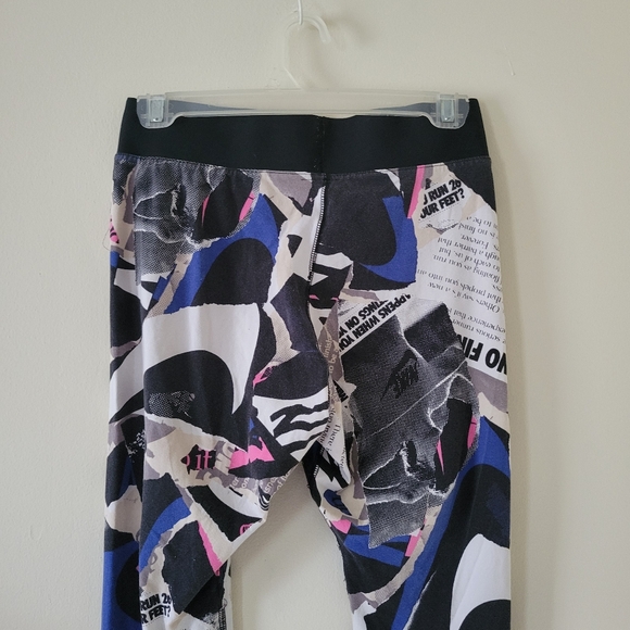 Nike Newspaper Graphic Leggings - Picture 6 of 9